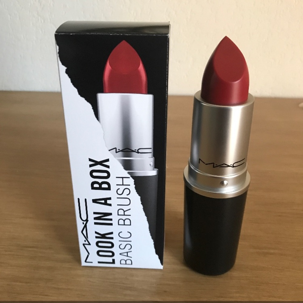Mac Look in a Box Basic brush lipstick canister